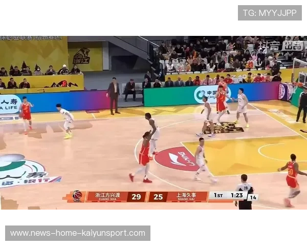 CBA广厦反击推进中完成空接暴扣直捣篮筐